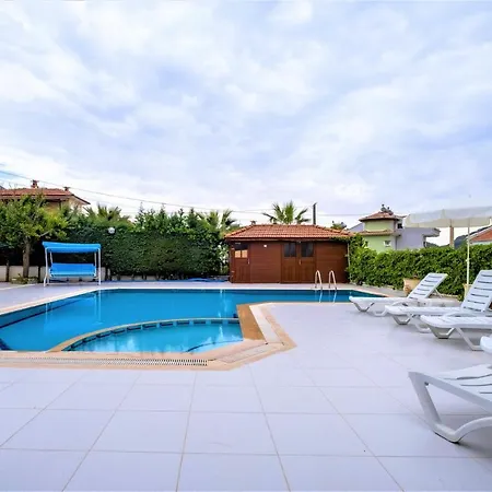 Luxury With Private Pool- Lorraine 别墅