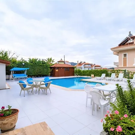别墅 Luxury With Private Pool- Lorraine 费特希耶